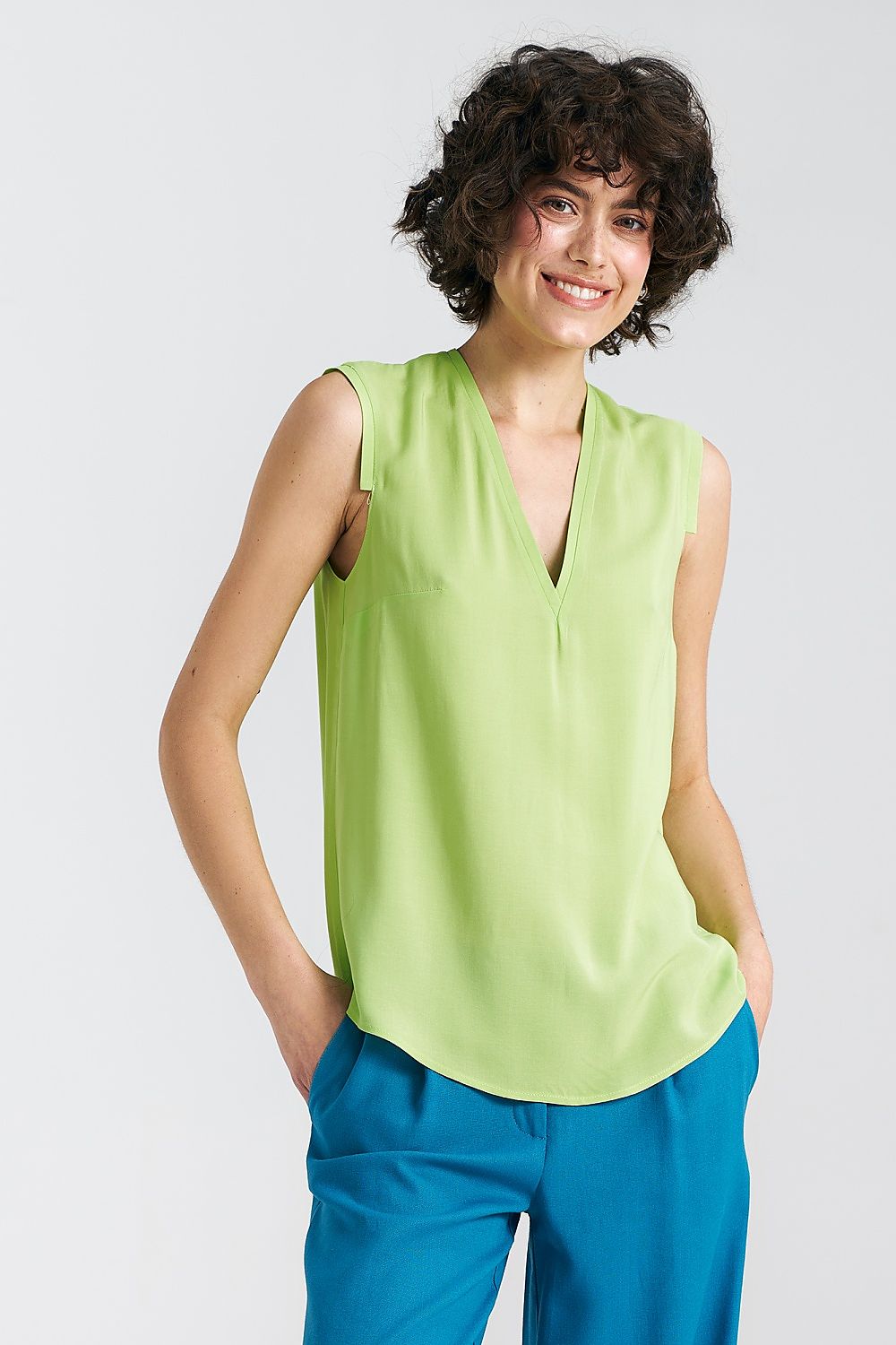 Blouse model 195170 Green by Nife - Blouses