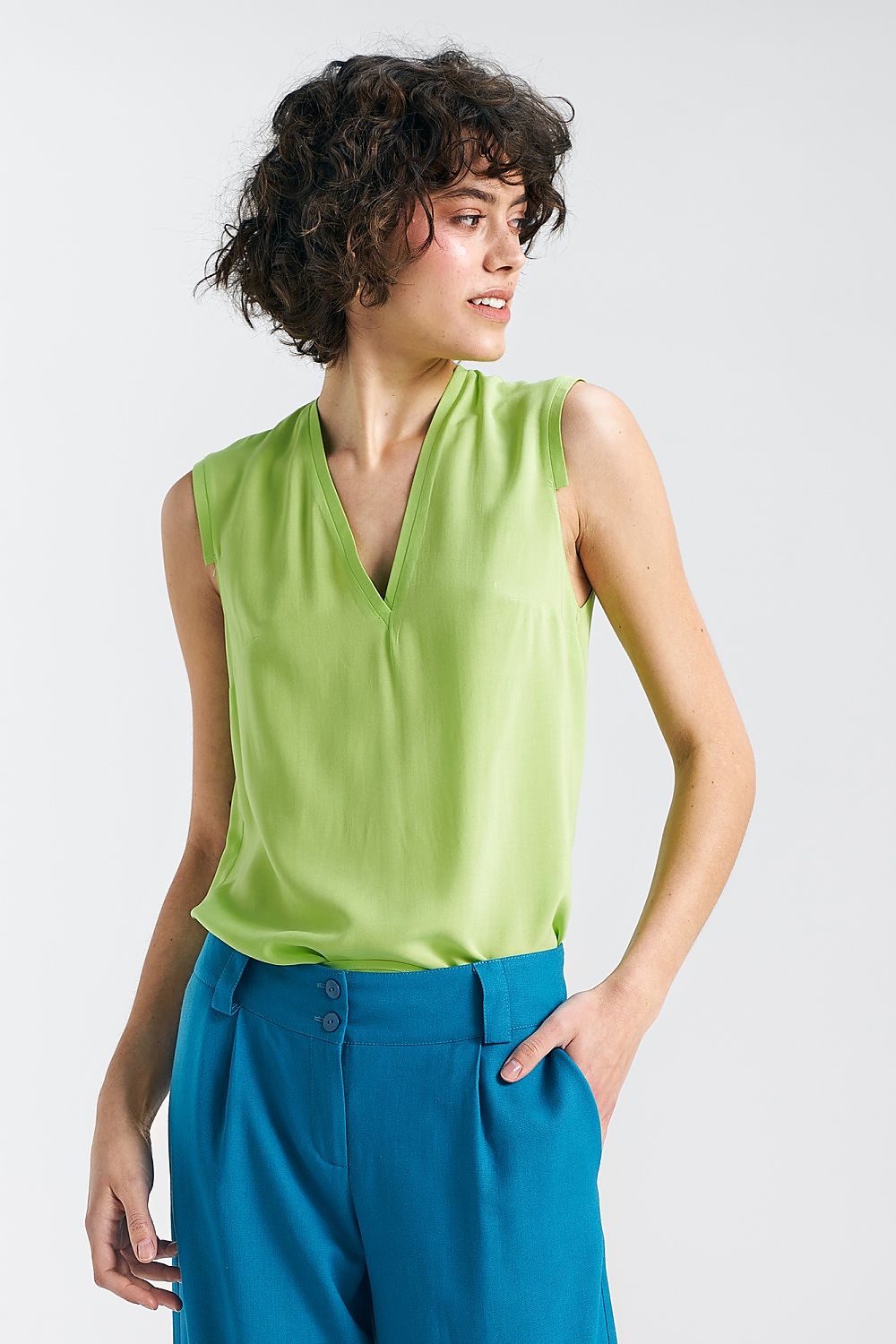 Blouse model 195170 Green by Nife - Blouses