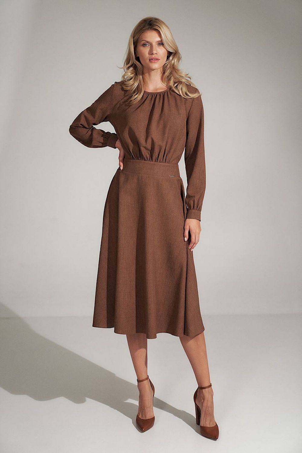 Daydress model 150445 Brown by Figl - Midi Dresses