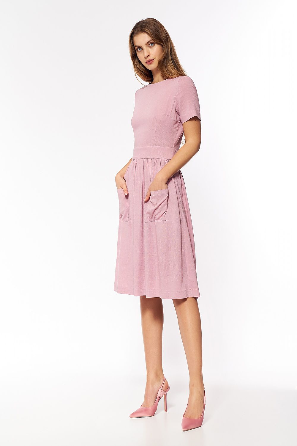 Daydress model 163843 Pink by Nife - Midi Dresses