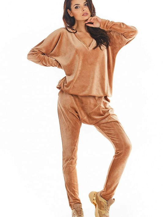 Tracksuit trousers model 149779 Beige by awama - Tracksuit